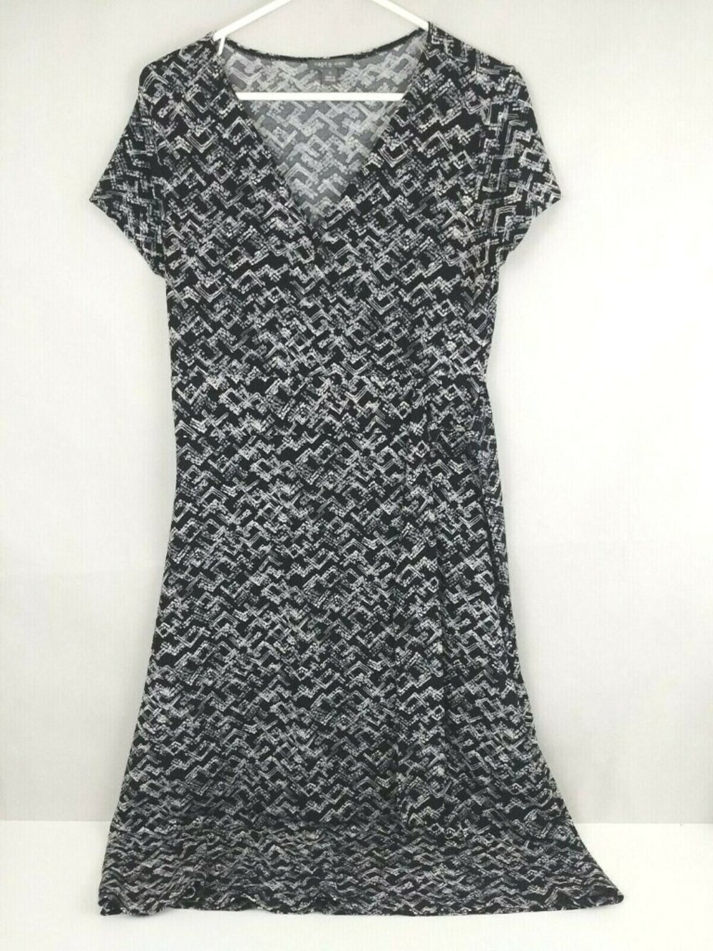 Apt 9 Stretch Womens Black & White Sleeveless Dress Chevron Design Size Small